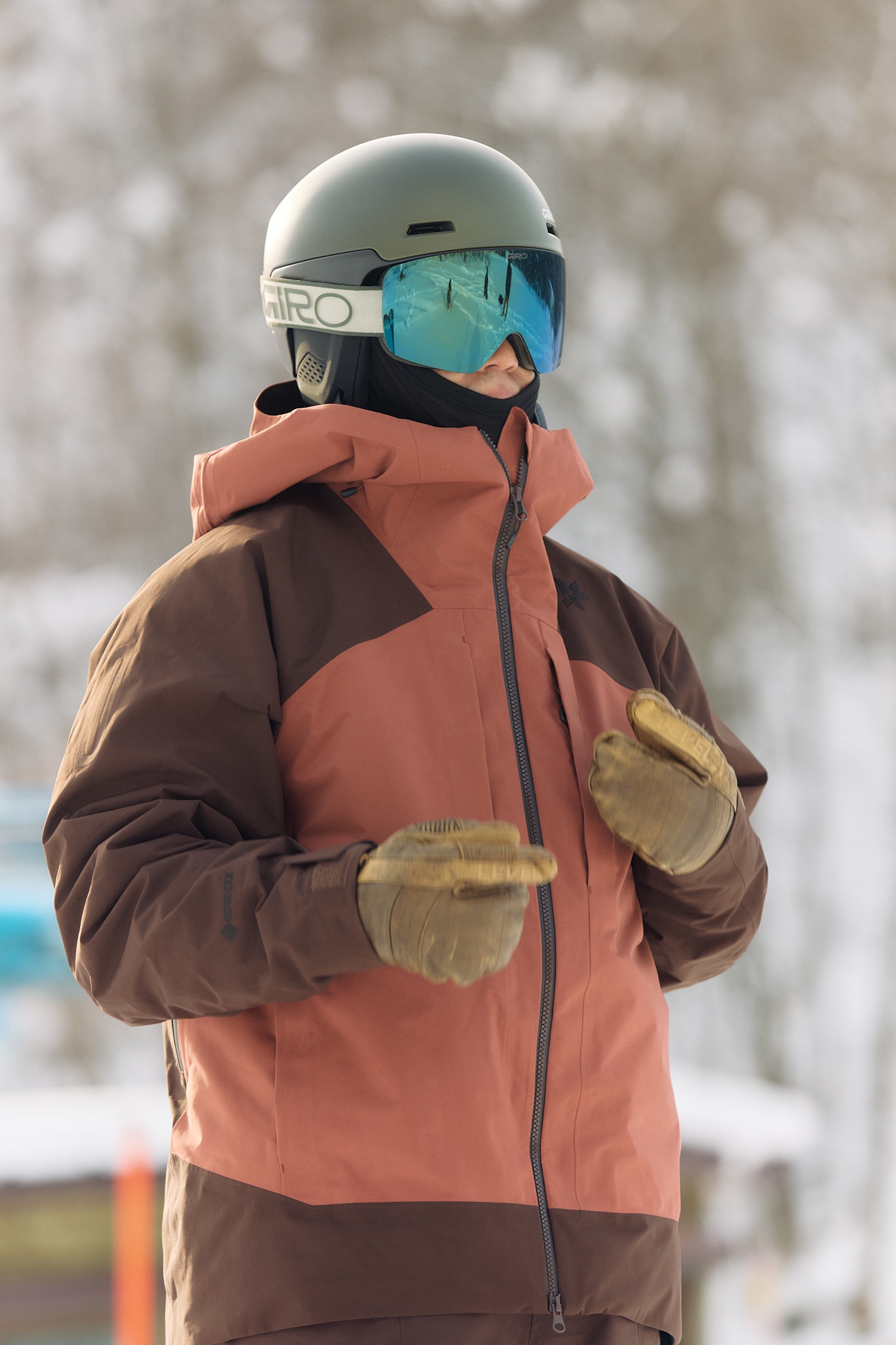 G15300 Insulated GORE-TEX 2L Jacketの着用イメージ