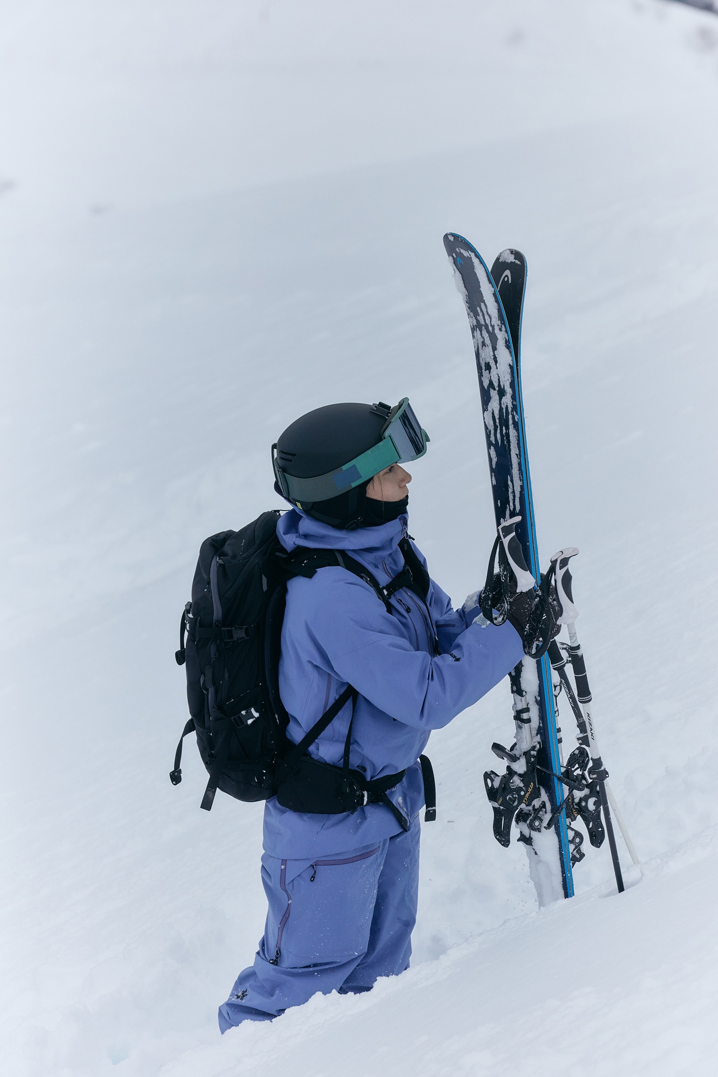 GW05300 W's GORE-TEX PRO 3L Jacketの着用イメージ