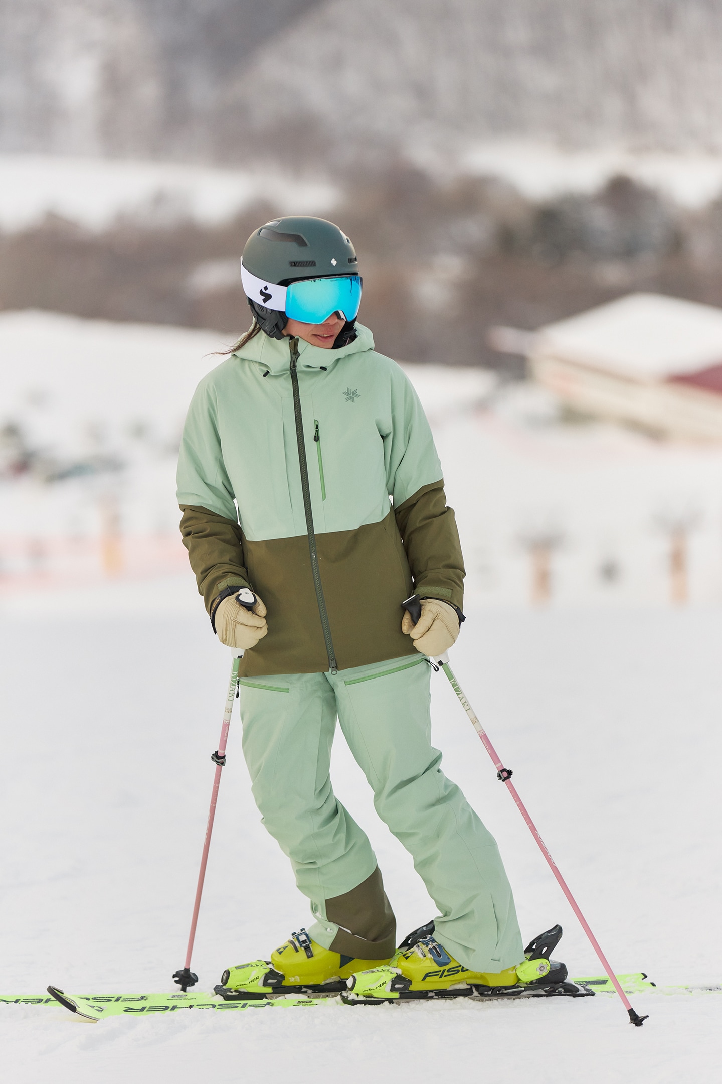 GW15306 W's G-Axis Jacketの着用イメージ