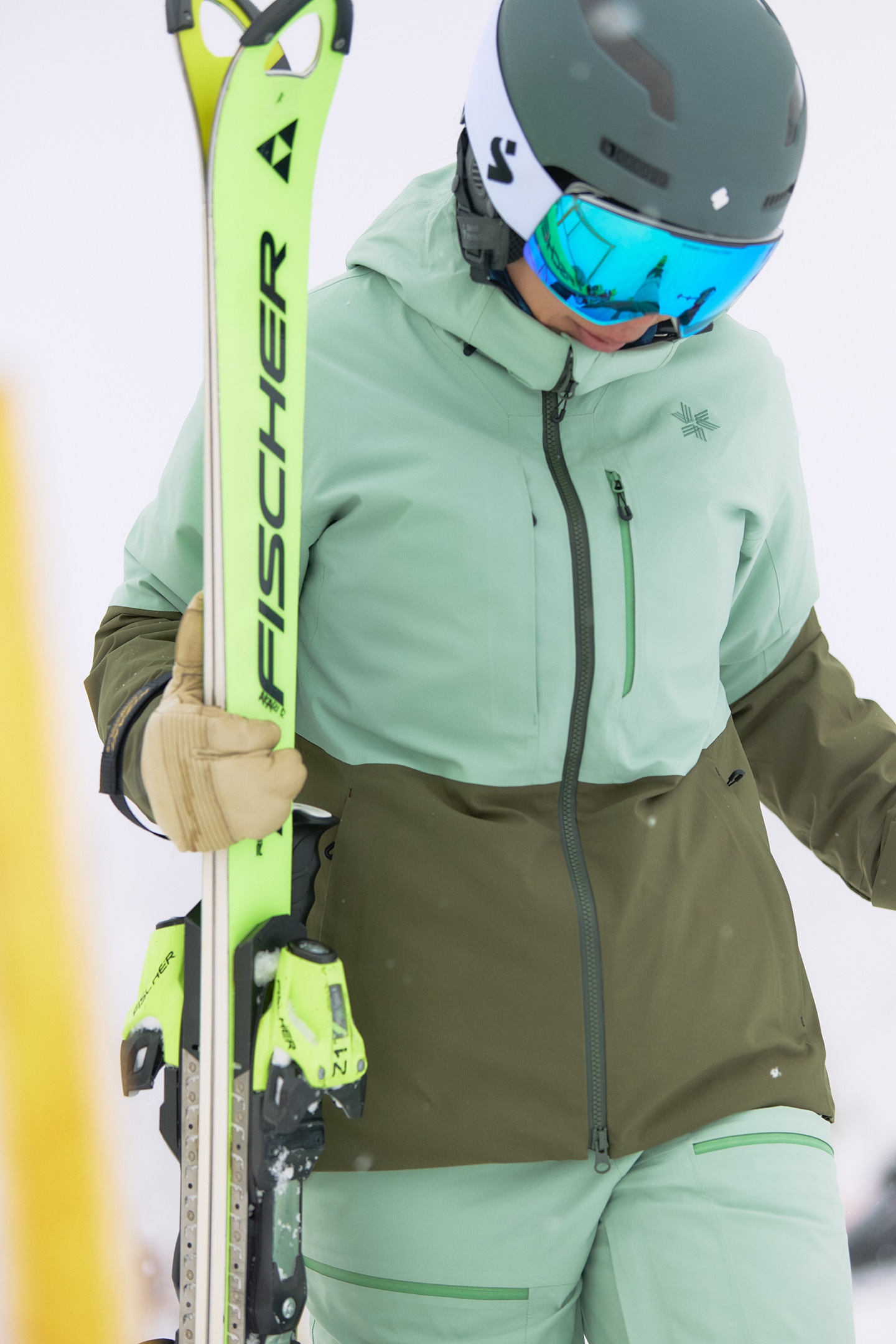 GW15306 W's G-Axis Jacketの着用イメージ